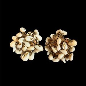 Vintage 70s shell Beaded Clip-On Earrings